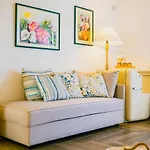 Perla Nel فندق مبيت وإفطار 4*