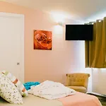 فندق مبيت وإفطار Perla Nel 4*